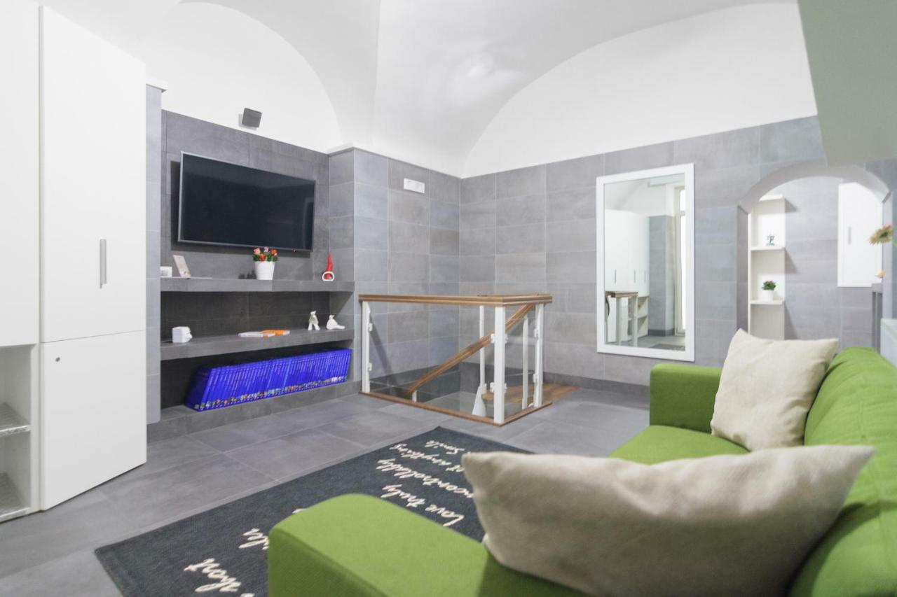 Апартаменты Relais Nevel Ai Decumani Неаполь Экстерьер фото